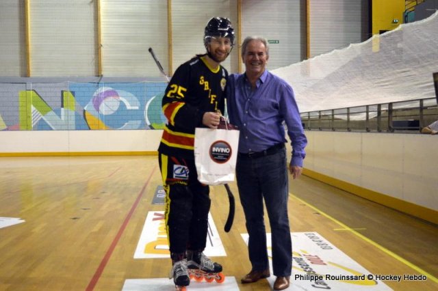 Photo hockey reportage N1 : Les Griffons à la relance
