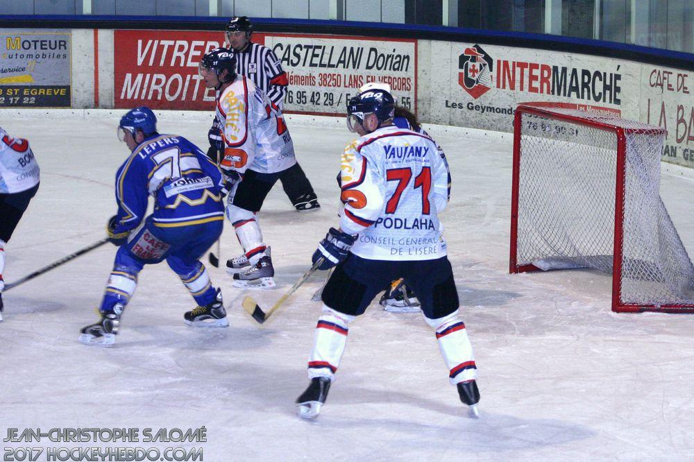 Grenoble retire le #71 de Josef Podlaha — Reportage