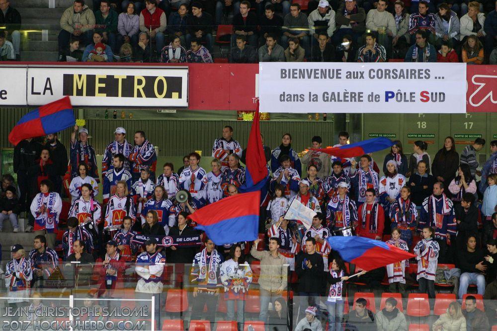 Grenoble retire le #71 de Josef Podlaha — Reportage