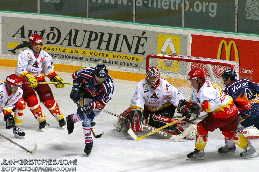 Grenoble retire le #71 de Josef Podlaha — Reportage