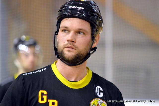 Photo hockey reportage N1 : Les Griffons en mode fusée