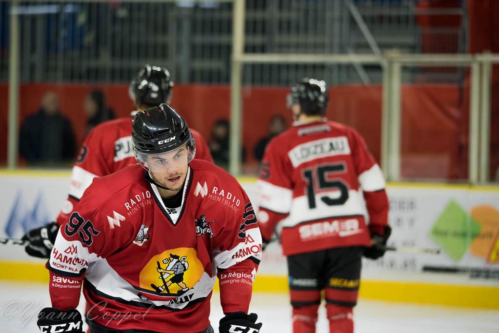 Chamonix  0 - 2 Strasbourg 