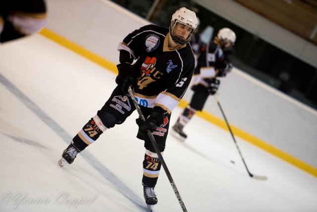 Photo hockey reportage U20 : La solidarité a payé !