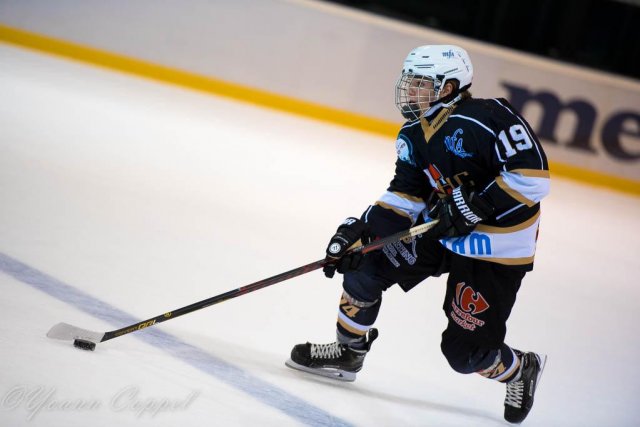Photo hockey reportage U20 : La solidarité a payé !