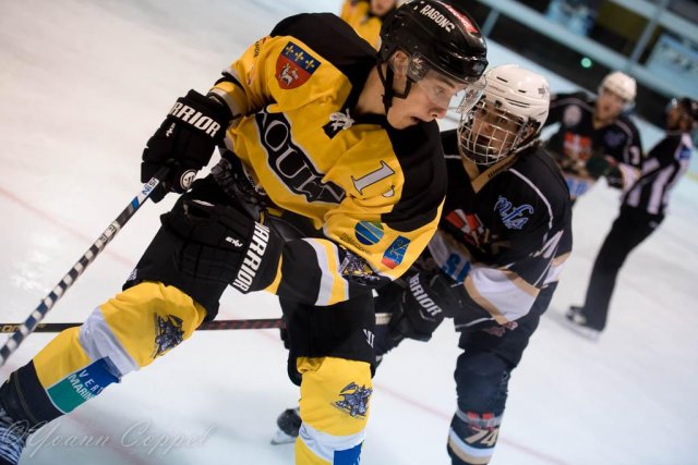 Photo hockey reportage U20 : La solidarité a payé !