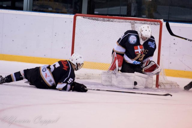 Photo hockey reportage U20 : La solidarité a payé !