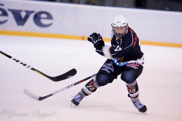 Photo hockey reportage U20 : La solidarité a payé !