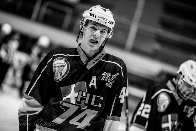Photo hockey reportage U20 : La solidarité a payé !