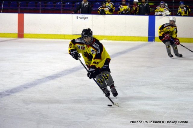 Photo hockey reportage Fem élite : L'Aigle vole tranquillement