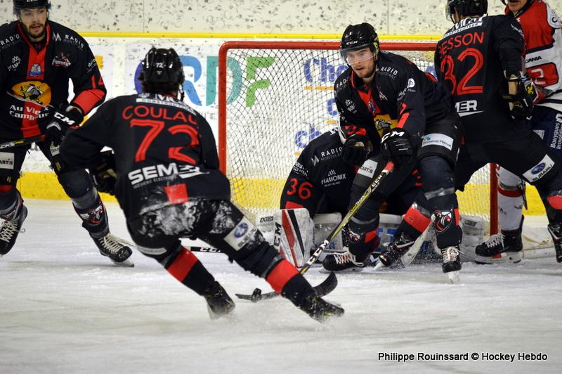 Chamonix  3 - 6 Angers 
