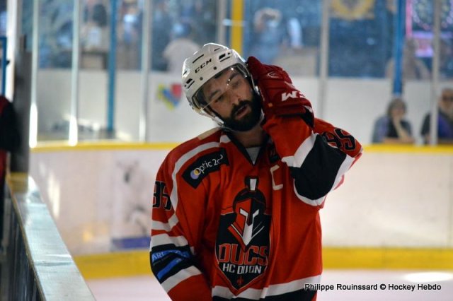 Photo hockey reportage L'eau thermale meilleure que le vin de Bourgogne
