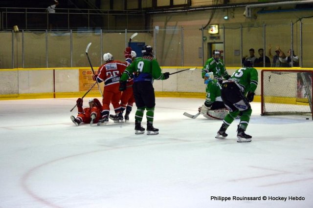 Photo hockey reportage L'eau thermale meilleure que le vin de Bourgogne