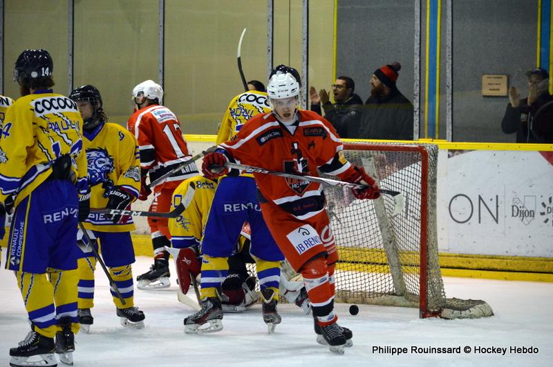 Dijon  12 - 0 Compiègne