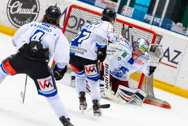 Photo hockey match Morzine-Avoriaz - Courchevel-Méribel-Pralognan le 20/10/2020