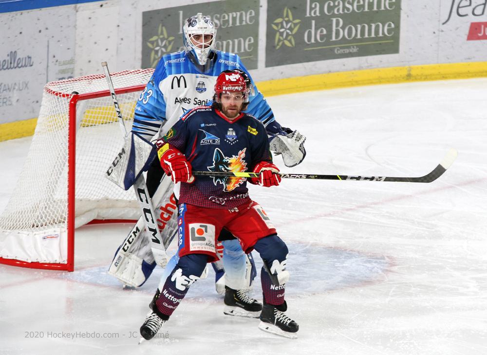Grenoble reprend par un match amical — Reportage