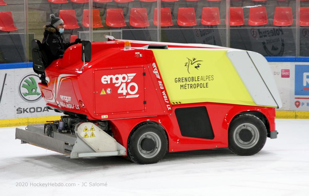 Grenoble reprend par un match amical — Reportage
