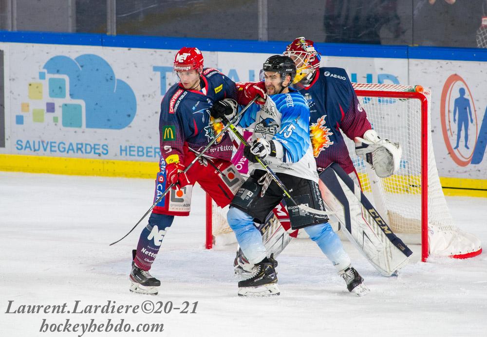 Grenoble reprend par un match amical — Reportage