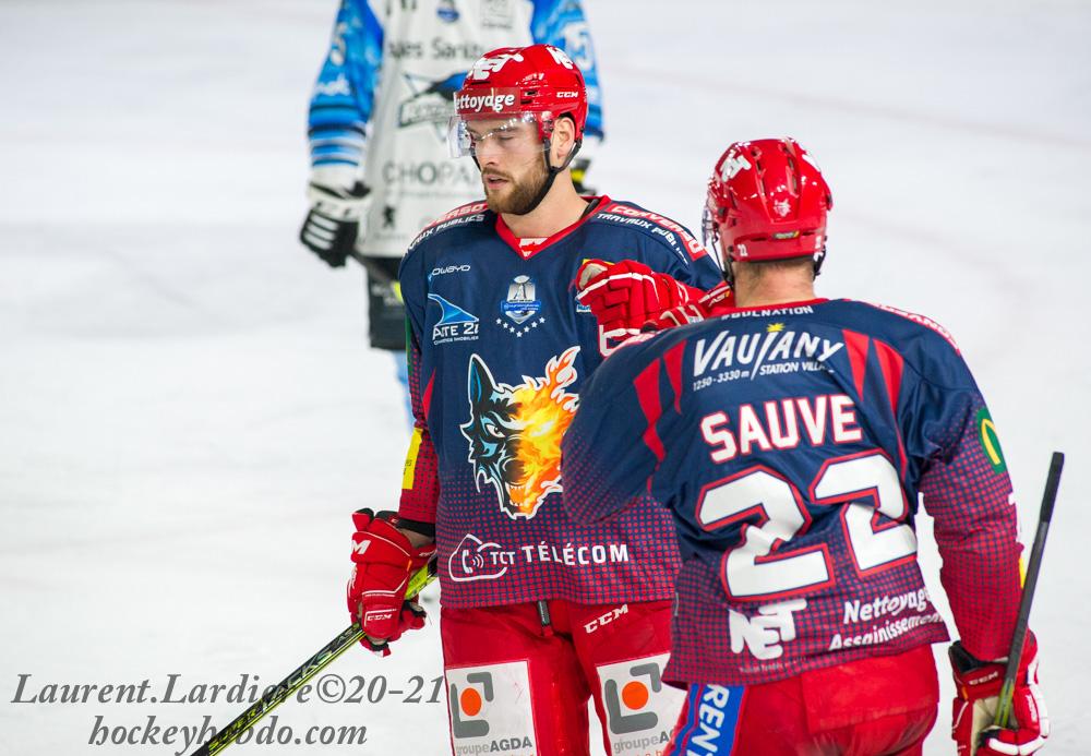 Grenoble reprend par un match amical — Reportage