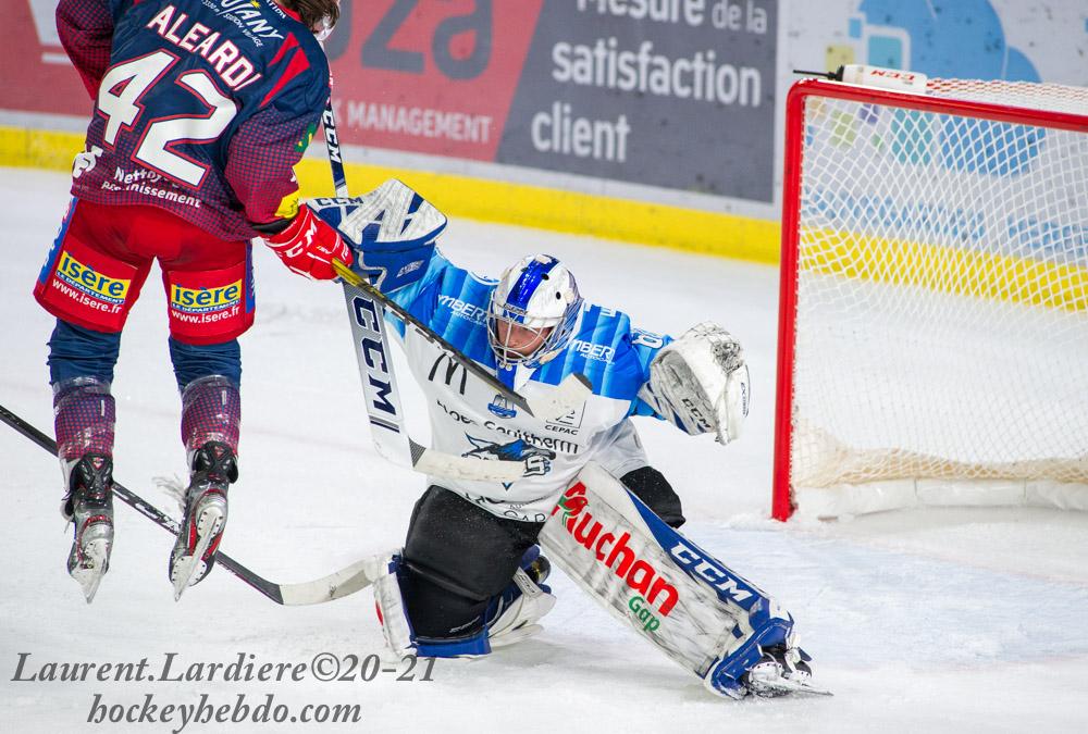 Grenoble reprend par un match amical — Reportage