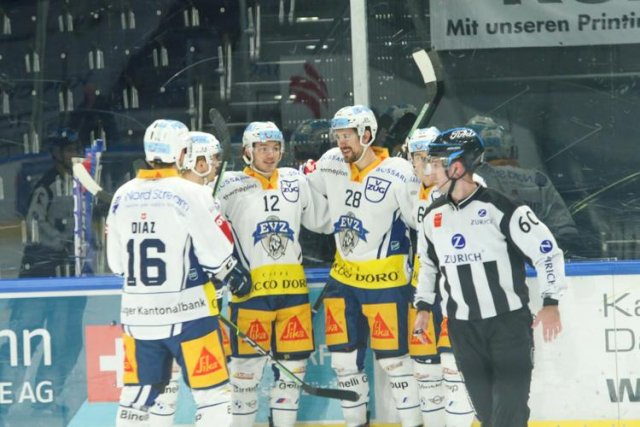 Photo hockey match Zürich - Zug le 27/03/2021
