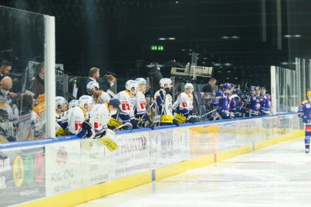 Photo hockey match Zürich - Zug le 27/03/2021