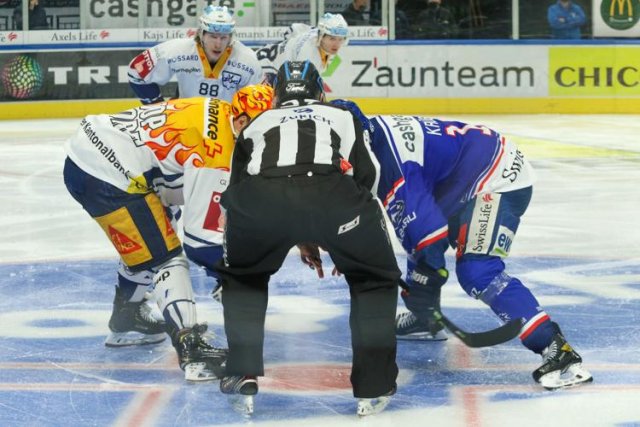Photo hockey match Zürich - Zug le 27/03/2021