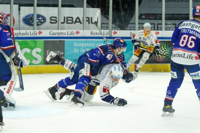 Photo hockey match Zürich - Zug le 27/03/2021