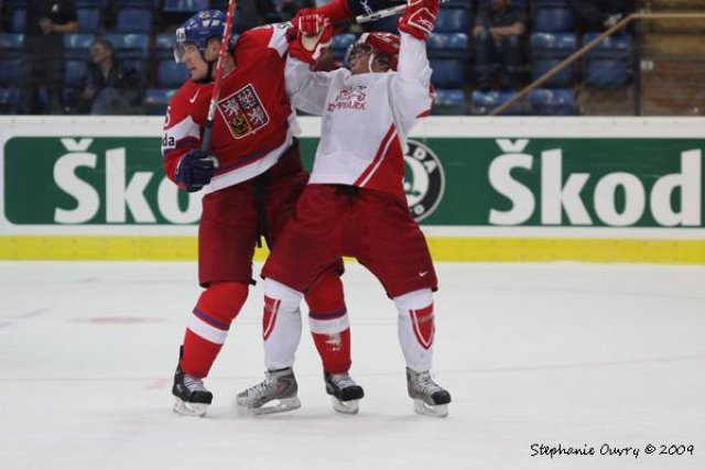 Photo hockey reportage CM09 - J2 : Finlande et Tchéquie 5 partout !!