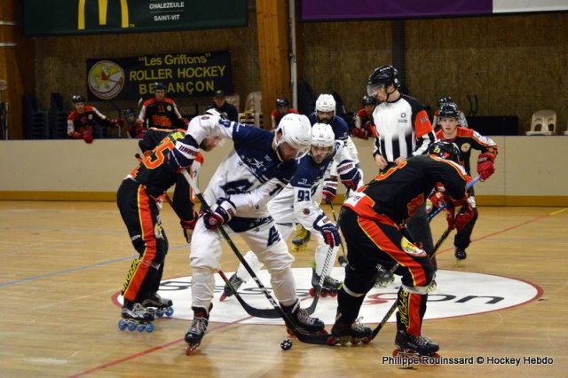 Photo hockey reportage N1 : Premier succès pour les Griffons