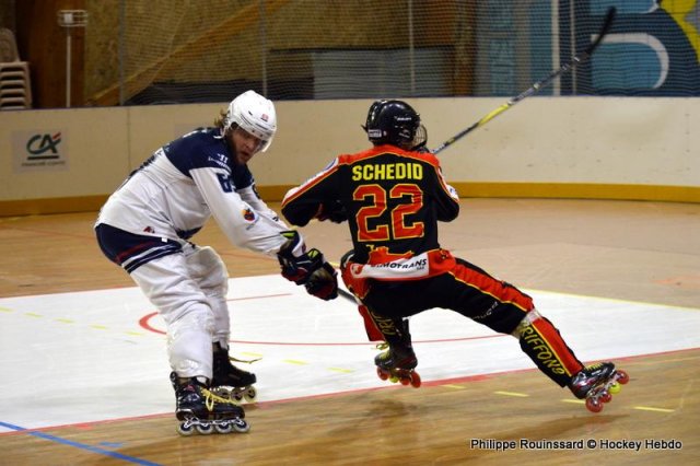 Photo hockey reportage N1 : Premier succès pour les Griffons