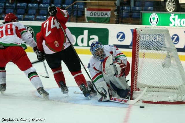 Photo hockey reportage CM09 - J-5 : Hongrie "out" et  Canada "in"