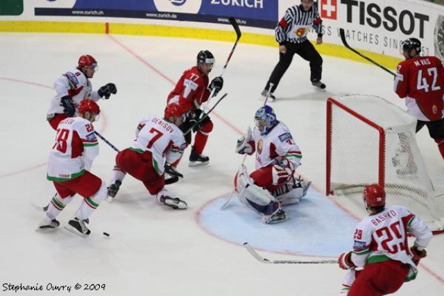Photo hockey reportage CM09 - J-5 : Hongrie "out" et  Canada "in"