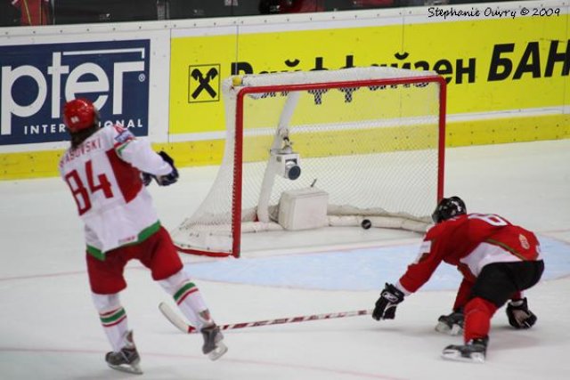 Photo hockey reportage CM09 - J-5 : Hongrie "out" et  Canada "in"