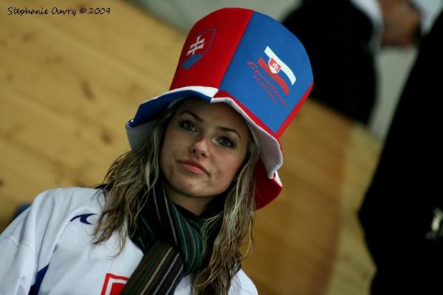Photo hockey reportage CM09 - J-5 : Hongrie "out" et  Canada "in"