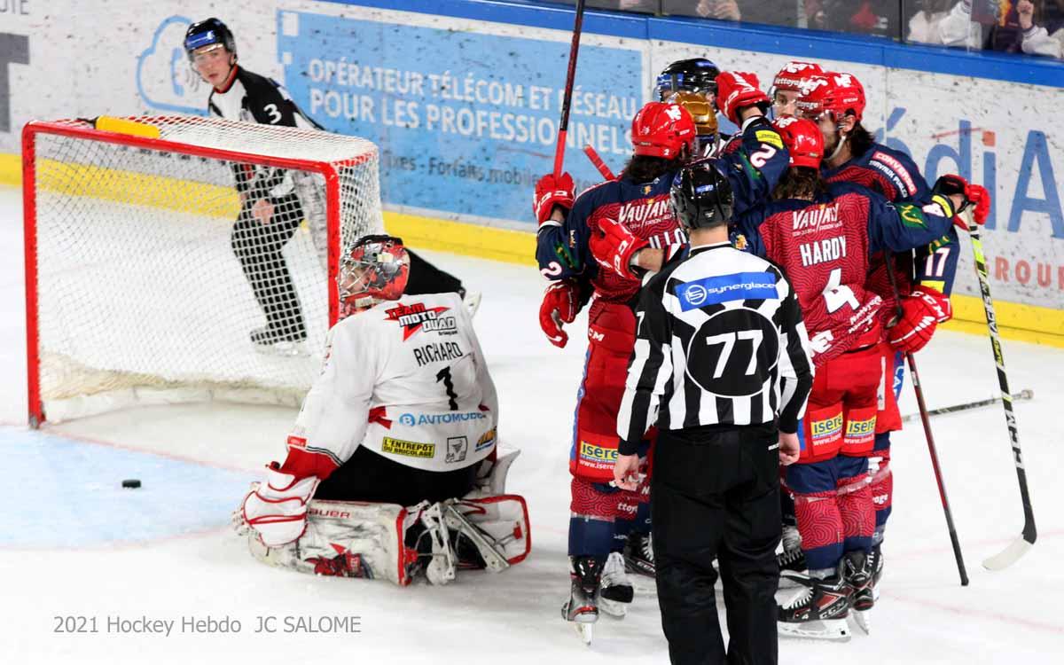 Grenoble  9 - 3 Briançon 
