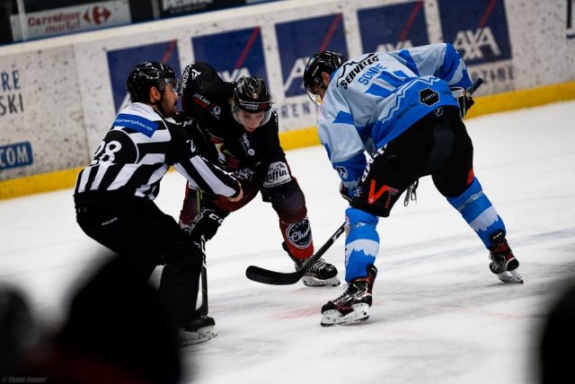 Photo hockey match Morzine-Avoriaz - Courchevel-Méribel-Pralognan le 05/02/2022