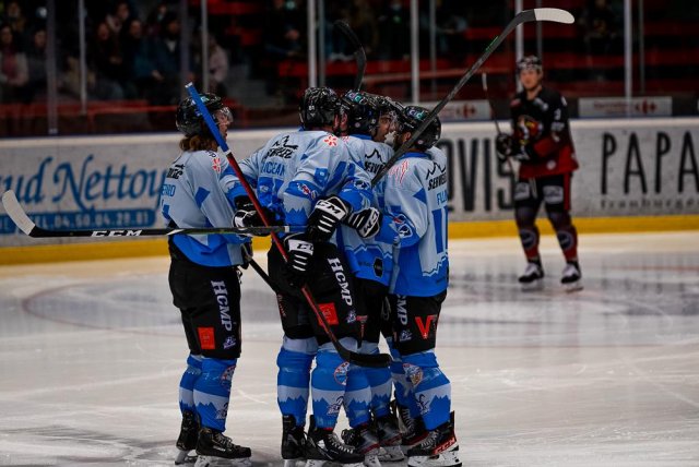 Photo hockey match Morzine-Avoriaz - Courchevel-Méribel-Pralognan le 05/02/2022