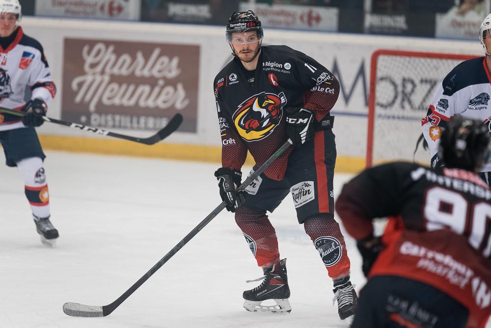Morzine-Avoriaz 7 - 0 Angers II