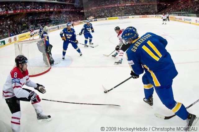Photo hockey reportage CM 09 1/2 : Le Canada sera l'autre finaliste