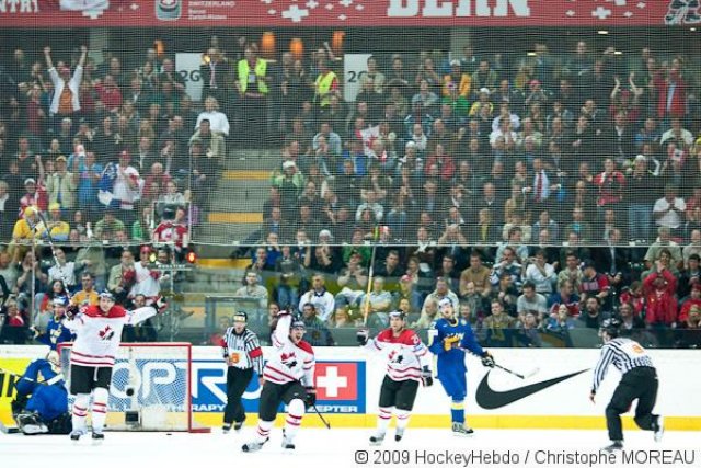 Photo hockey reportage CM 09 1/2 : Le Canada sera l'autre finaliste