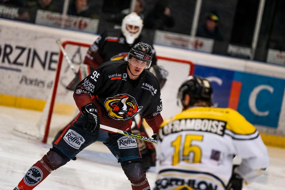 Morzine-Avoriaz 5 - 1 Roanne