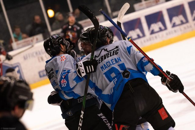 Photo hockey match Morzine-Avoriaz - Courchevel-Méribel-Pralognan le 09/04/2022