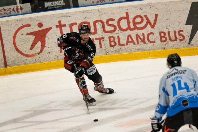 Photo hockey match Morzine-Avoriaz - Courchevel-Méribel-Pralognan le 09/04/2022