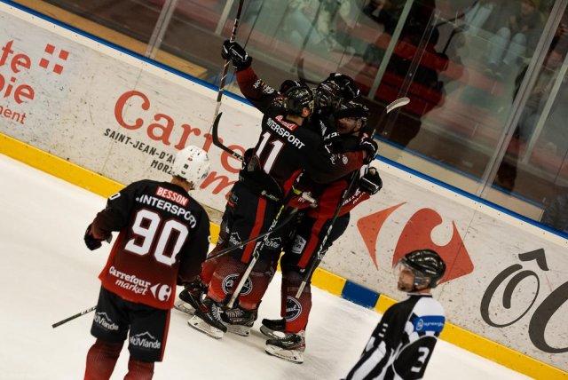 Photo hockey match Morzine-Avoriaz - Courchevel-Méribel-Pralognan le 09/04/2022