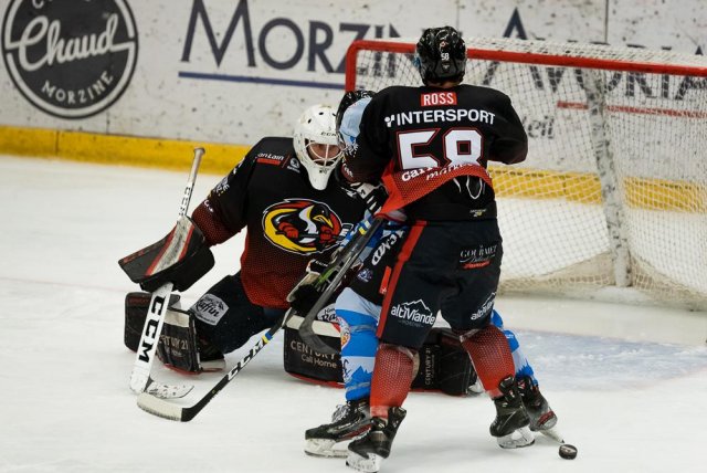 Photo hockey match Morzine-Avoriaz - Courchevel-Méribel-Pralognan le 09/04/2022