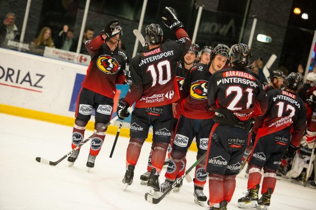 Photo hockey match Morzine-Avoriaz - Courchevel-Méribel-Pralognan le 09/04/2022