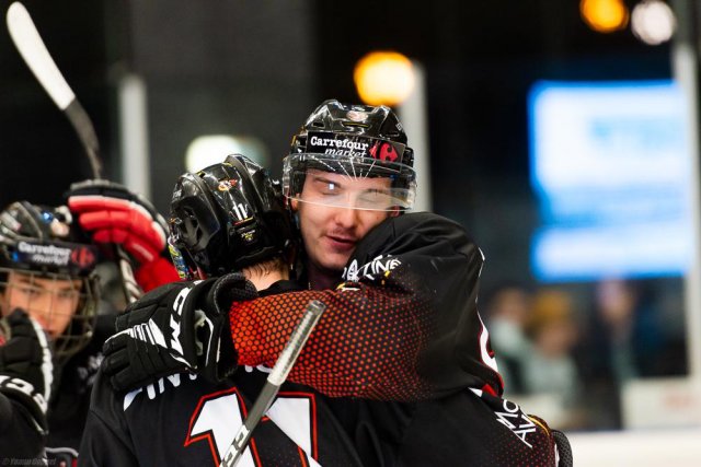 Photo hockey match Morzine-Avoriaz - Courchevel-Méribel-Pralognan le 09/04/2022