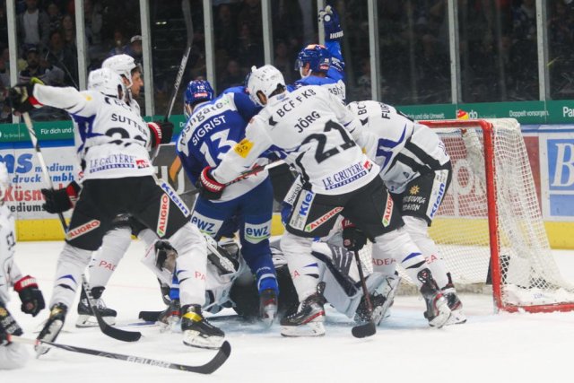 Photo hockey match Zürich - Fribourg le 14/04/2022