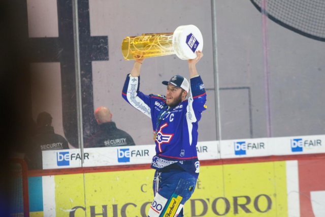 Photo hockey match Kloten - Olten le 20/04/2022
