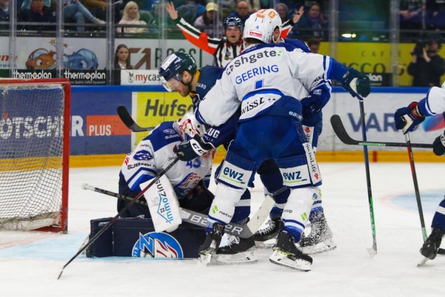 Photo hockey match Zug - Zürich le 23/04/2022